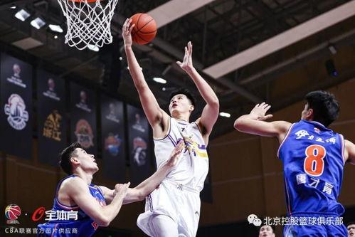 吃瓜网红打篮球是谁啊,吃瓜网红跨界打篮球，竟成为篮球场上的新宠儿